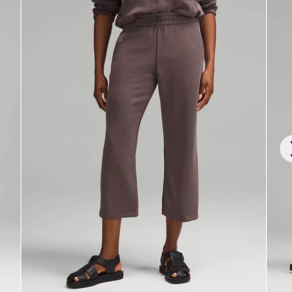 Lululemon Softstreme High-Rise Straight-Leg Cropped Pant